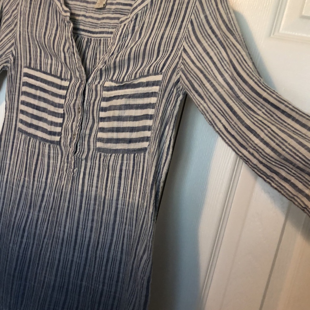 Top, Size Small - Picture 2 of 5